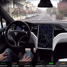 Elon Musk doğruladı: Tesla otomobiller yoldaki çukurlardan kaçabilecek
