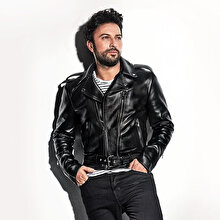 Tarkan, Kraliyet ailesine komşu oluyor
