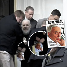 Assange'ın elindeki kitabın yazarı: Gore Vidal