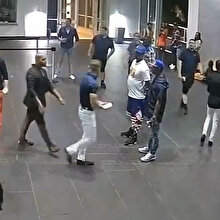Ünlü boksör McGregor hayranının cep telefonunu parçaladı