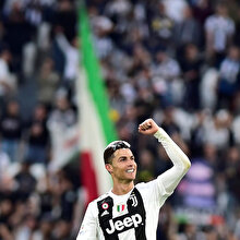 Ronaldo'dan tarihi rekor: Takımda kalıyor
