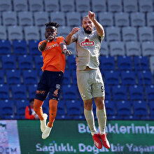 Başakşehir puanı son dakikada kurtardı