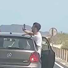 Selfie çekmek için canını hiçe sayan adam görenleri şaşırttı