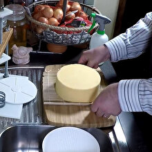 Dünyanın en pahalı 'cheddar peyniri' nasıl yapılıyor?