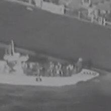 Pentagon, İran'ın vurulan tankerden patlamamış mayınları topladığını iddia etti