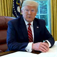 Trump, röportaj esnasında öksüren özel kalemini dışarı attı