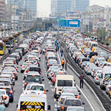 Tatilini yarıda bırakan seçmenlerin seçim trafiği başladı