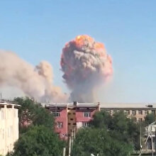 Kazakistan'da orduya ait depoda art arda patlama