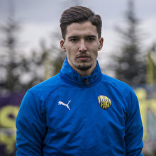 Fenerbahçe'nin stoper menşeli yeni kalecisi: Altay Bayındır