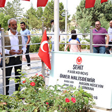 Şehit Halisdemir'in kabrinde ziyaretçi yoğunluğu