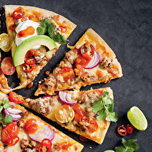 30 dakika içinde pizzayı bitiren çeyrek altın kazanıyor