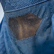Hollanda'da burka yasağına 150 euro cezası!