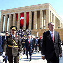 Cumhurbaşkanı Erdoğan ile YAŞ üyelerinden Anıtkabir'e ziyaret