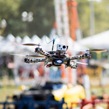 Drone'lar savunma sanayinde kullanılmaya başlanıyor: DARPA'nın test videoları paylaşıldı