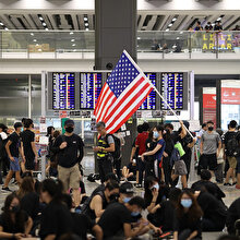 Hong Kong'ta sonu gelmeyen protestolar: En işlek havalimanında uçuşlar iptal