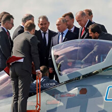 Cumhurbaşkanı Erdoğan ve Putin savaş uçağı Su-57'yi inceledi