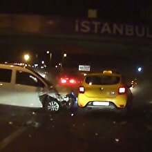 E-5'i savaş alanına çeviren makas kazası kamerada