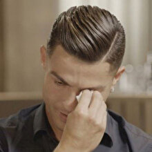 Cristiano Ronaldo röportaj sırasında ağladı
