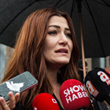 Deniz Çakır başörtülü kadınlara hakaret ettiği gerekçesiyle hakim karşısına çıktı