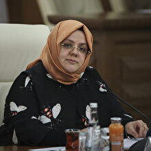 Öz babasından şiddet gören genç kızla ilgili bakanlık devrede