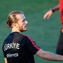 Efecan Karaca ile Abdulkadir Parmak A Milli Futbol Takımı aday kadrosundan çıkarıldı