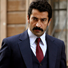 Kenan İmirzalıoğlu'ndan Mehmetçiğe destek: 'Kalbimiz onlarla atıyor'