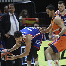 Anadolu Efes İspanya'da kazandı