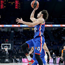 Anadolu Efes, sahasında Real Madrid'i 76-60 mağlup etti