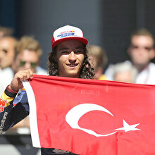 Can Öncü Malezya’da piste çıkıyo