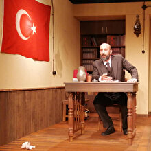 Mehmet Akif Ersoy'un hayatı tiyatro sahnesine taşındı