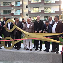 Dünyanın en büyük makasıyla açılış