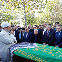 Kıbleye dönünce görünen ‘birlikte kaldırdığımız son cenaze’ isimli tablo