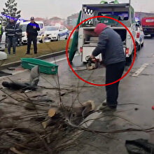 Trafik kazasında acı tesadüf: Oğlunun hayatını kaybettiği olay yerini temizledi