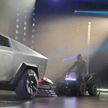 Tesla, Cybertruck'ı yalnız bırakmadı: 'Cyberquad!'