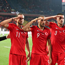 UEFA'dan asker selamına ceza yok