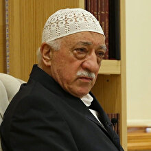 Kim kiminle mücadele ediyor?