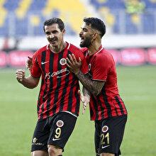 Stancu boş geçmiyor