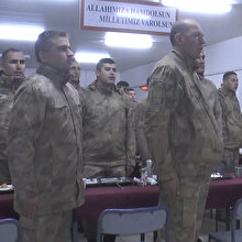 Vali Pehlivan 'yeni yıl'ı Mehmetçik ile karşıladı