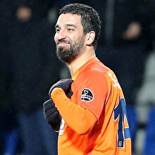 Başakşehir Arda Turan'ın sözleşmesini feshetti