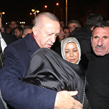 Cumhurbaşkanı Erdoğan deprem bölgesinde ziyaretlerde bulundu