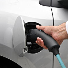 Elektrikli araçlar yüzde 80 tasarruf ettiriyor: 20 dakikalık dolumla 350 km menzil