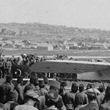 Kudüs semalarında bir Osmanlı tayyaresi