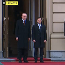 Cumhurbaşkanı Erdoğan Zelenskıy tarafından resmi törenle karşılandı