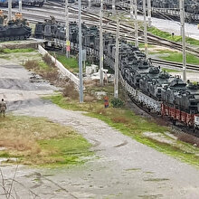 🚂 Trenle getirilen zırhlı araçlar, Suriye sınırına hareket etti