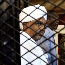 Sudan, Ömer el-Beşir'i Lahey'e gönderiyor