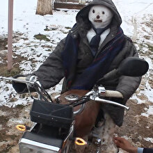 Kardan adamı motosiklete bindirdiler