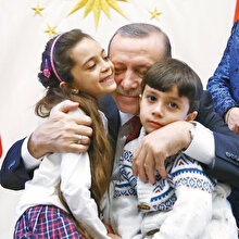 Ey asil lider! Mazlumların yanında bir tek sen varsın