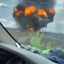 Jet yakıtı taşıyan tanker bomba gibi patladı