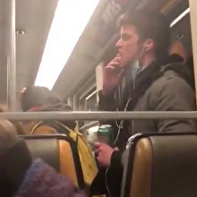 Ağzına götürdüğü elini metronun tutunma borusuna sürünce gözaltına alındı