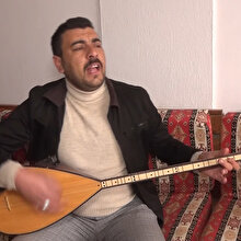Koronavirüsüne karşı türkü besteledi